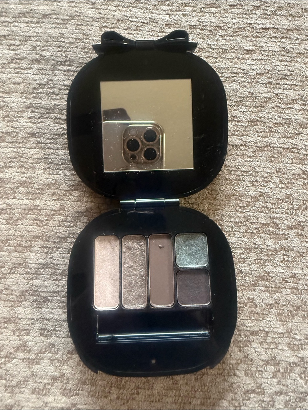 MAC cosmetics Fabulousness / Neutral Eye Palette ( holiday collection)